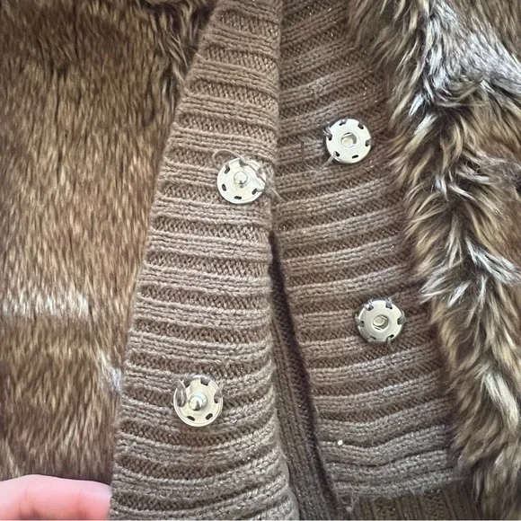 89th & Madison Y2K Vintage Faux Fur Brown Knit Collared Vest - Picture 11 of 11
